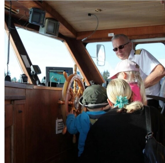 Picture 1 for Activity Savonlinna: Little Captain's Sightseeing Cruise m/s Ieva 3