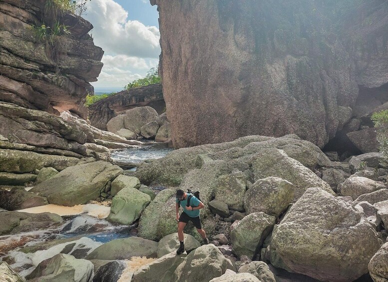 Picture 3 for Activity Chapada's Charms: Sossego Waterfall Hike 3