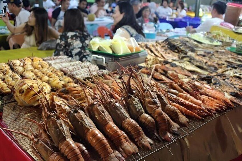 2 Hour Kota Kinabalu Local Street Food and History Walking Tour 5