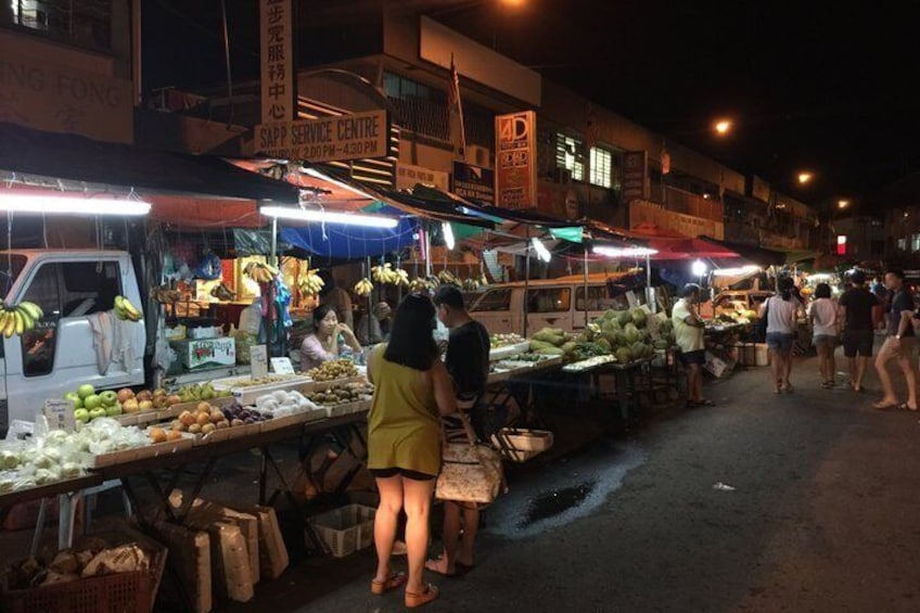 2 Hour Kota Kinabalu Local Street Food and History Walking Tour 4