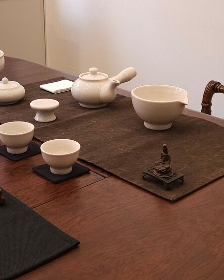 Busan: Join a Tea Ceremony & Create a Calligraphy Memento 1