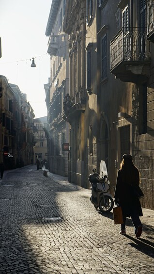 Picture 4 for Activity Verona: Walking Tour in the Footsteps of Young Mozart and Local Flavors 3