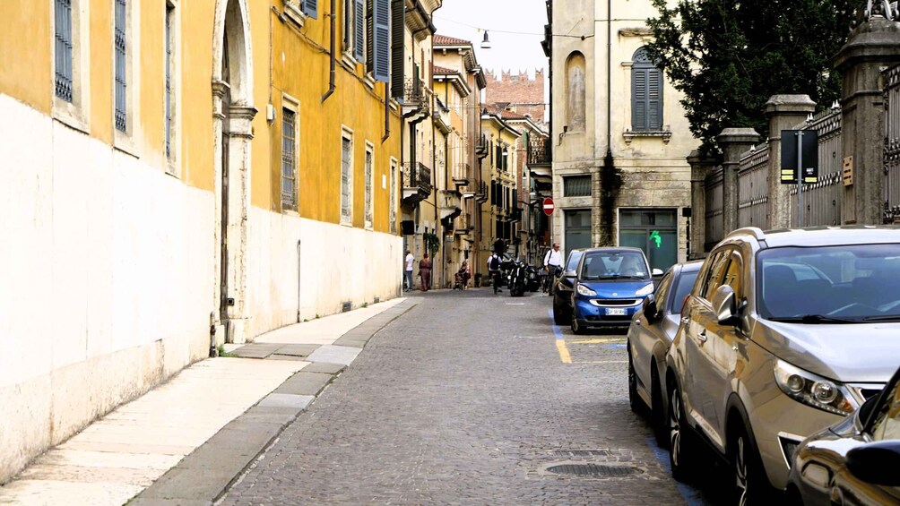 Picture 2 for Activity Verona: Walking Tour in the Footsteps of Young Mozart and Local Flavors 4