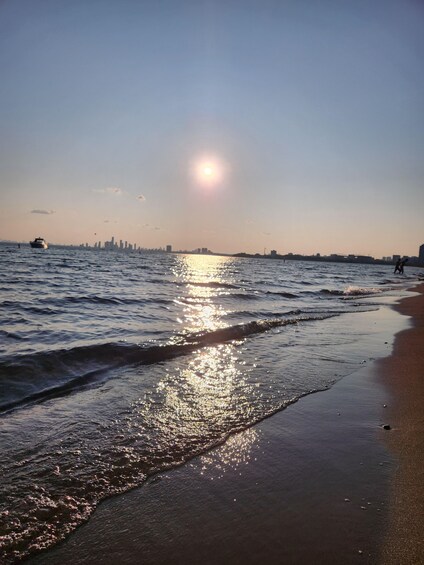 Bike Tour: Toronto Islands - Distillery District (private) 1