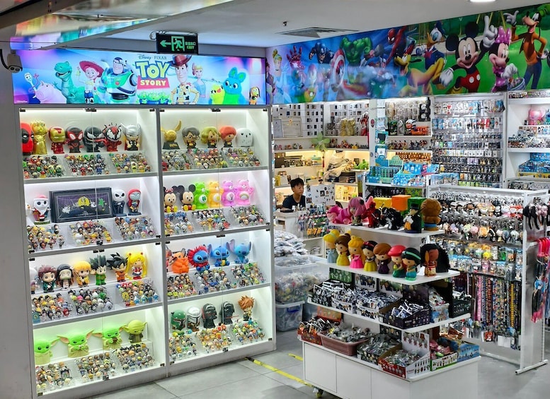 Picture 2 for Activity Shenzhen Indoor Tour: Local Shops, Markets & Hidden Finds 3