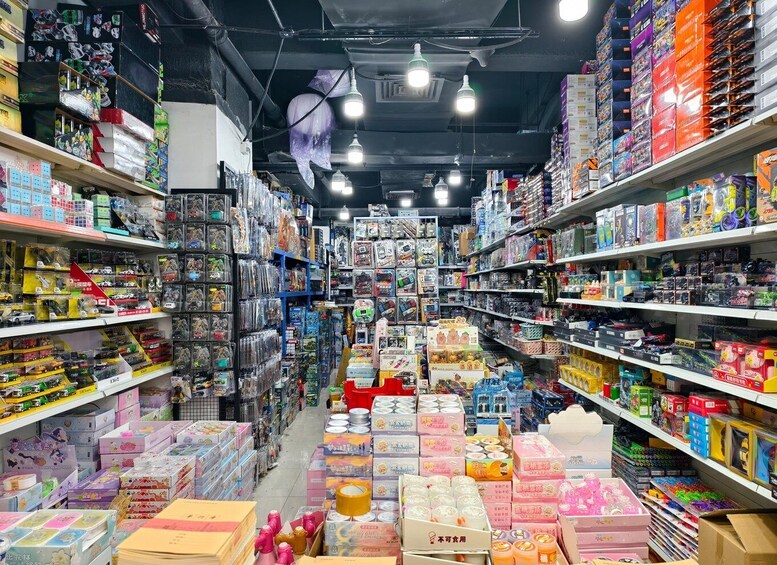 Picture 5 for Activity Shenzhen Indoor Tour: Local Shops, Markets & Hidden Finds 5