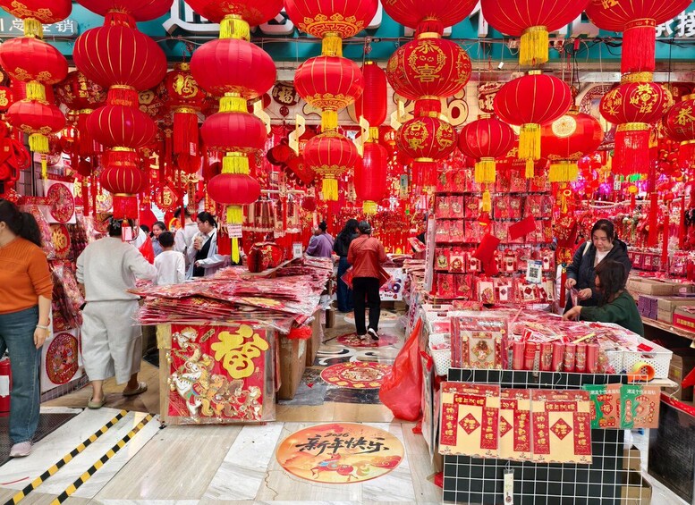 Picture 4 for Activity Shenzhen Indoor Tour: Local Shops, Markets & Hidden Finds 2