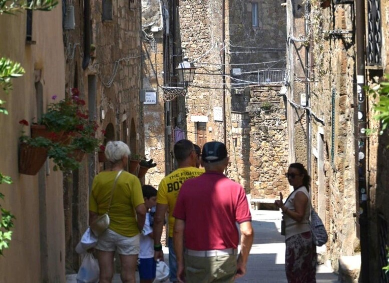 Picture 4 for Activity Pitigliano: Village and Jewish Quarter Tour 3