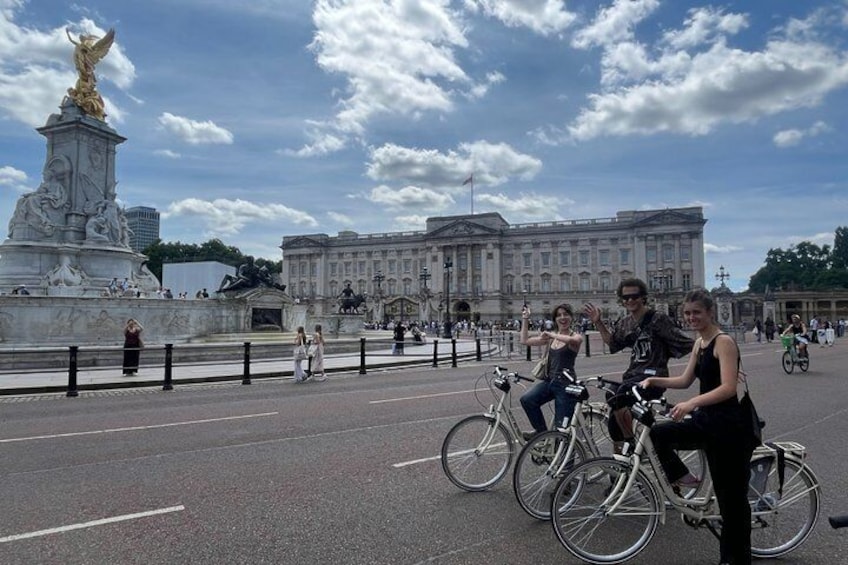 London Bicycle Tour at Palaces and Parks with History 1