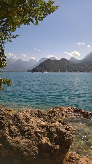 Picture 2 for Activity Annecy: discover the most beautiful views of the lake on a hike 5