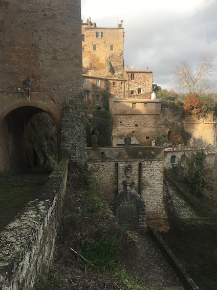 Hiking through Sorano and the Vie Cave 1