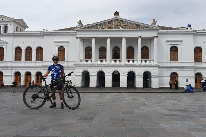 Quito Old Town Private Bike Tour 1