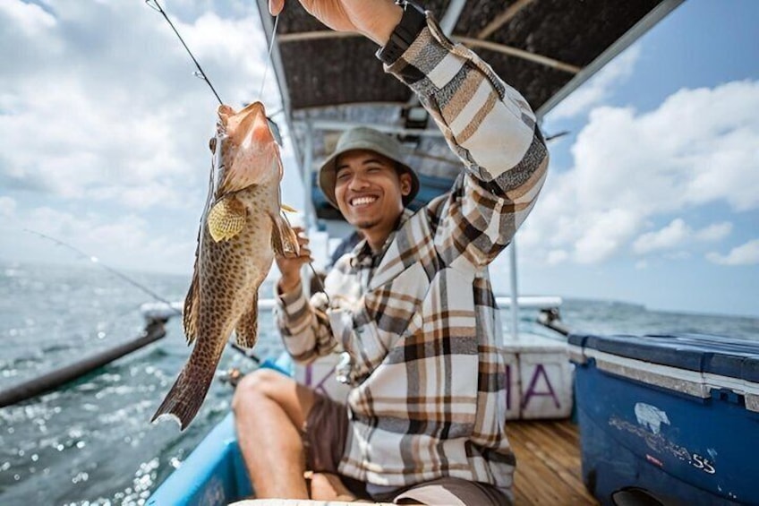 Kota Kinabalu 3 Hour Coastal Fishing and Island Tour 1