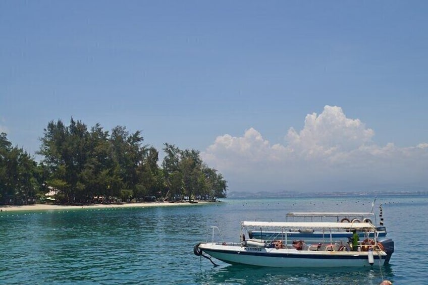 Kota Kinabalu 3 Hour Coastal Fishing and Island Tour 5