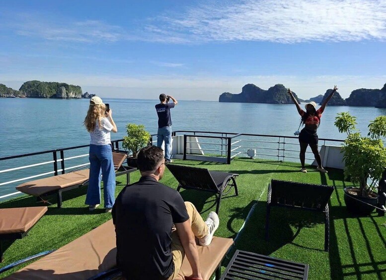 Cat Ba Island: Viet Hai Village & Lan Ha Bay Sunset Tour 1