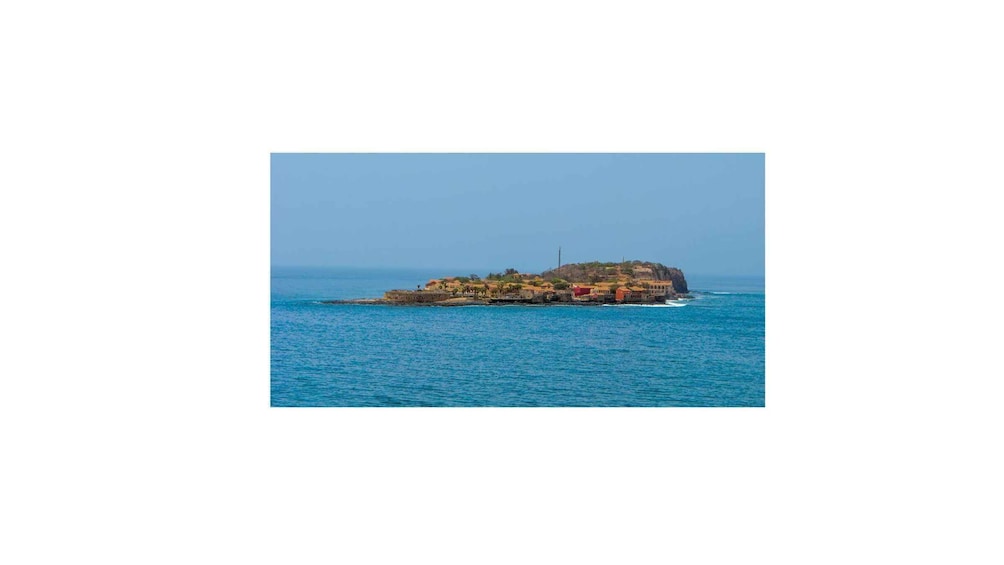 Picture 8 for Activity Dakar - Gorée Island: Guided visit of culture, history, and art with an artist 4