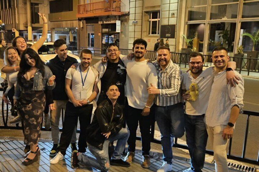 Las Palmas Pub Crawl 3 Bars and Nightclub Tour with Free Shots 4