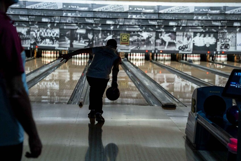 Rome: Bowling Experience with Food Tasting and Arcade 1