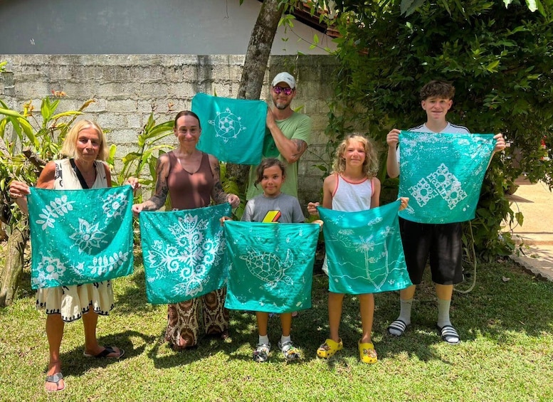 Picture 21 for Activity Galle: Traditional Batik Making Workshop & Factory Tour 3