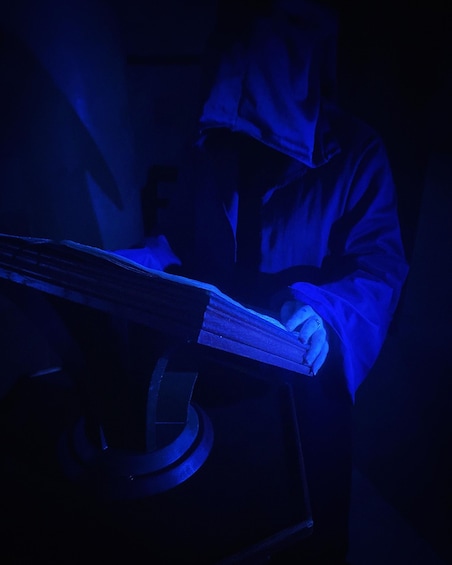 Picture 4 for Activity Paris: L'Œuf Noir – An immersive medieval escape game engaging all five senses 5