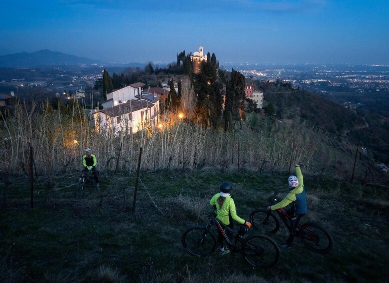 Picture 3 for Activity Montevecchia: E-Bike Sunset Tour and Wine Tasting 5