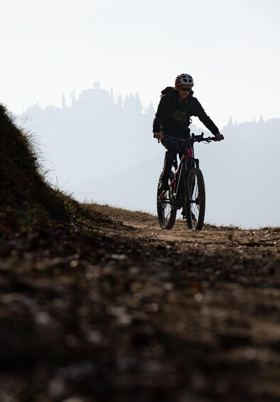 Montevecchia: E-Bike Sunset Tour and Wine Tasting 1