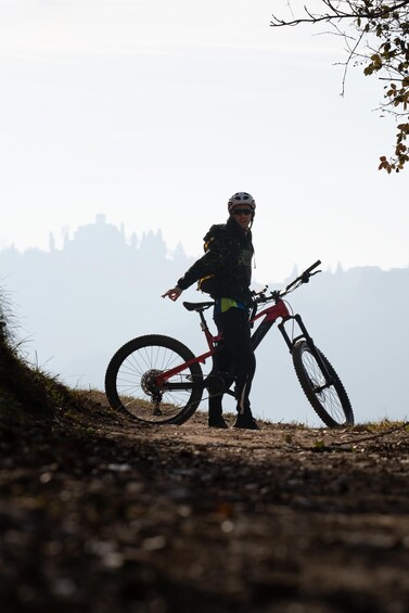 Picture 8 for Activity Montevecchia: E-Bike Sunset Tour and Wine Tasting 3
