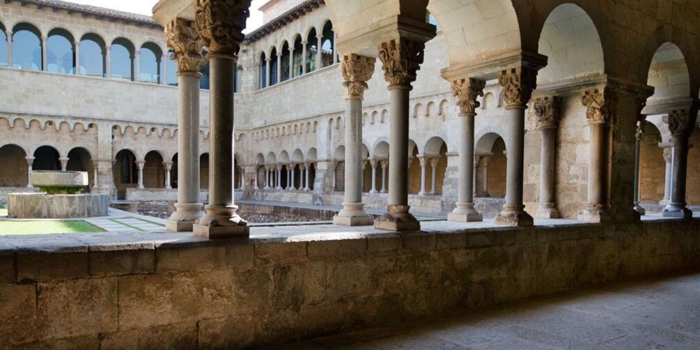 Picture 3 for Activity Guided visits to the Monastery of Sant Cugat 3