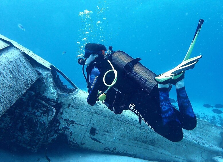 Tahiti: ANMP Level 1 Diving Certification in 2 Days, including Tahitian Meal. 1