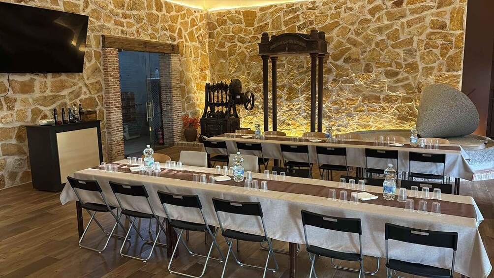 Picture 1 for Activity Madrid: Visit to an olive mill, oil tasting, and lunch 2