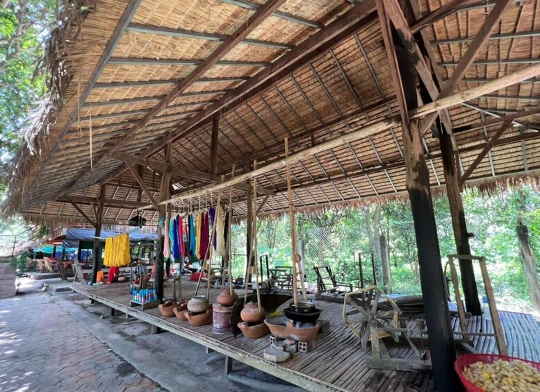 Picture 8 for Activity Phnom Penh: Silk Islands, Mekong River Life & Golden Temple 3