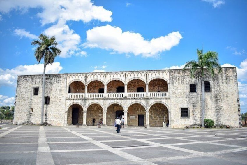 Santo Domingo The Story of a Country 4