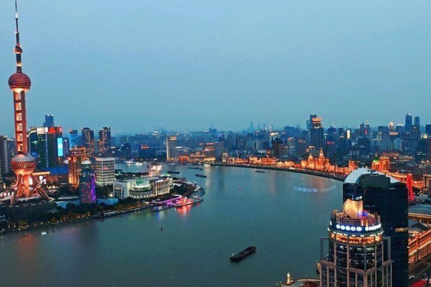 Shanghai Private 8 Hour Tour with Local Guide in Tesla 3