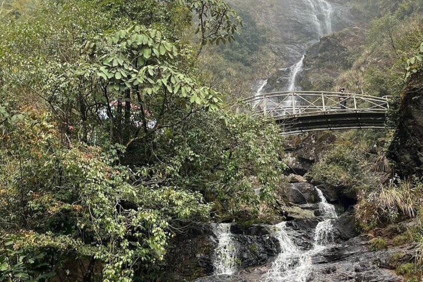 Silver Waterfall and Cloud Dragon Glass Bridge Tour Sapa 3