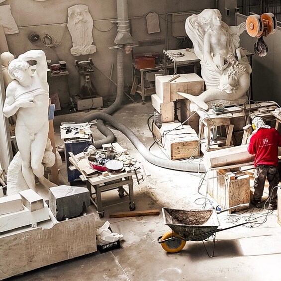 Picture 7 for Activity Carrara: Michelangelo Quarries and Carrara Art Studios Tour 3