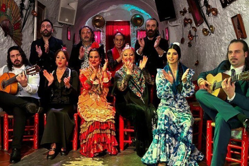 Flamenco and Andalusian Dinner Show in the Caves of Granada 2