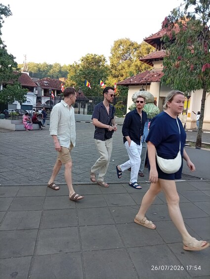 Picture 7 for Activity Kandy: Guided walking City Tour with tuk tuk experience 3