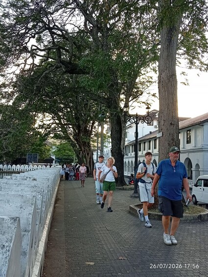 Kandy: Guided walking City Tour with tuk tuk experience 1