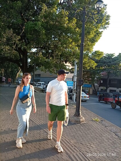 Picture 10 for Activity Kandy: Guided walking City Tour with tuk tuk experience 4