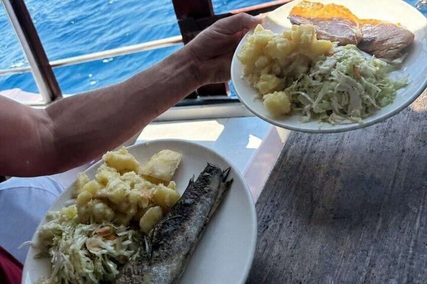 Island Hopping Tour of the Šibenik Archipelago with Lunch 3