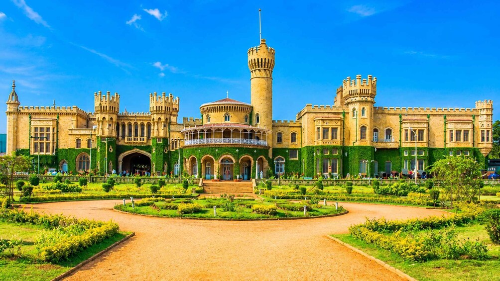 Bangalore Create Your Own Itinerary with Private Car & Guide 3