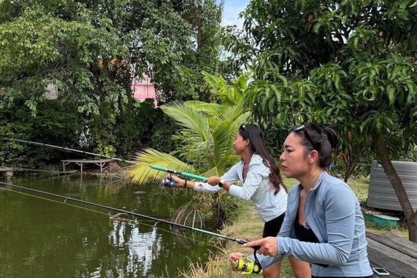 Half Day Fishing and Local Market Experience in Bangkok 3
