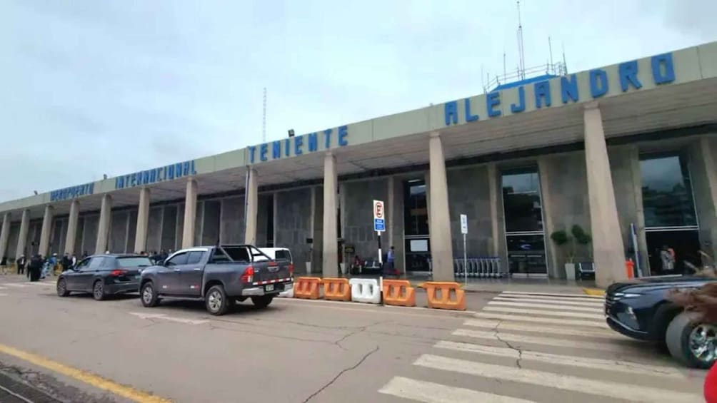 “Pick up from the Airport to the Historic Center of Cusco”. 1