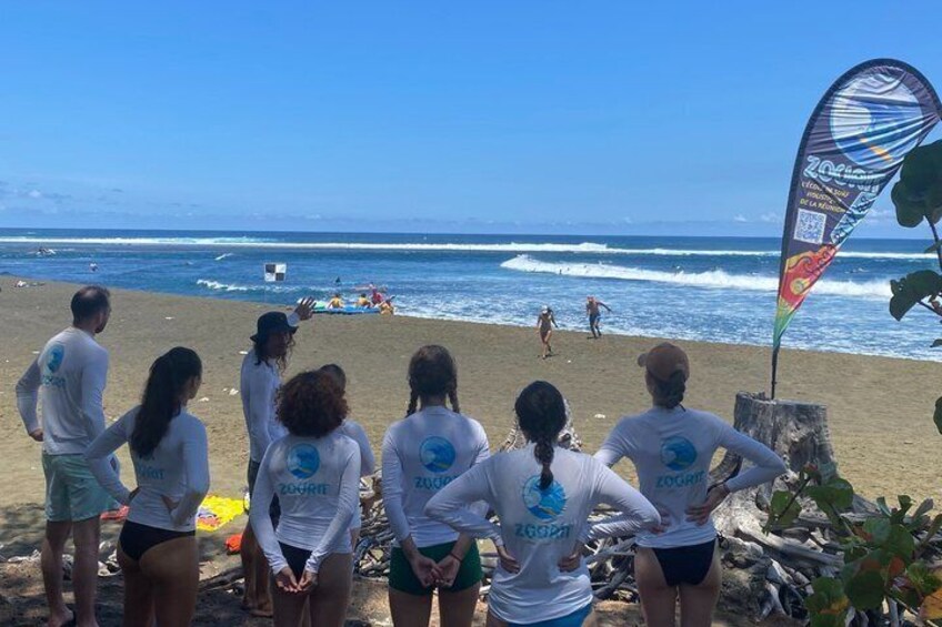 Group surf lessons in Reunion Island 1