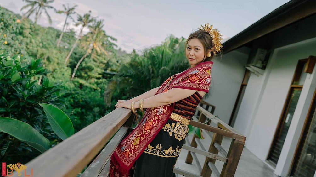 Bali: Balinese Traditional Costume Experience at Your Place 1
