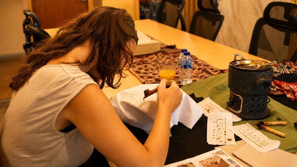 Picture 3 for Activity Jakarta: 1-Hour Batik Workshop with Local Instructor 5