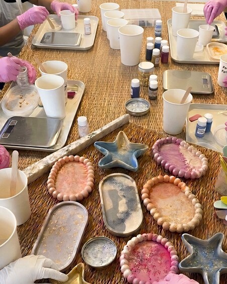 Picture 2 for Activity "Design & Molding in Jesmonite" Workshop in Paris 20th Arrondissement 3