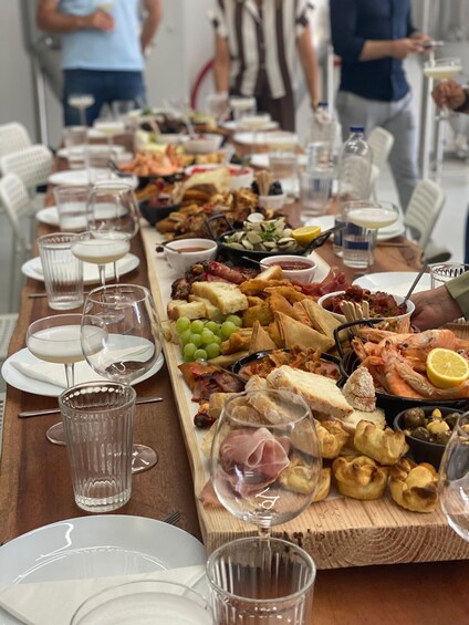 Coimbra: Black Wolf Distillery Tour with Lunch & Drinks 1