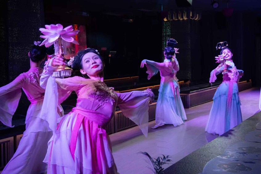 Suzhou: Royal Cultural Dinner Show - WuGongShengYan 1