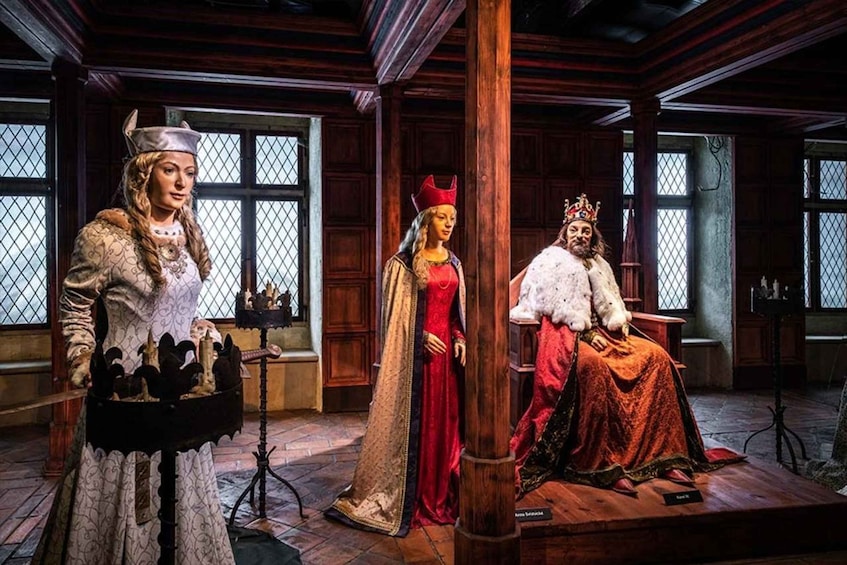 Karlštejn: Entry Ticket to Wax Museum & Kaleidoscopic Cinema 1